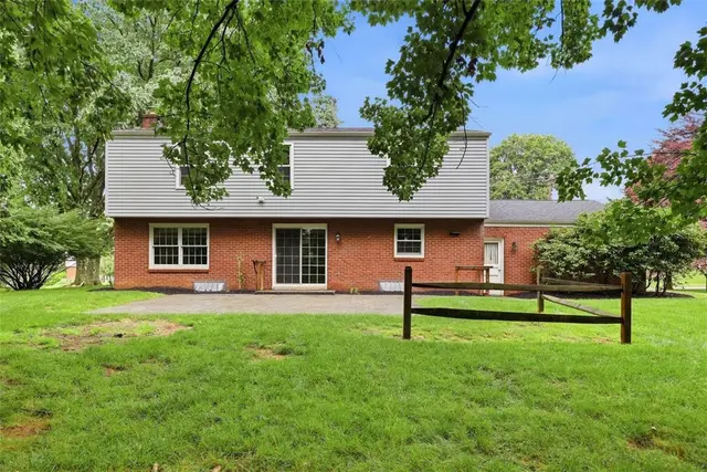1534 King Charles Drive gallery image 12
