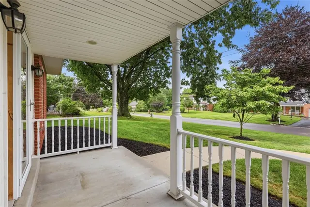 1534 King Charles Drive gallery image 23