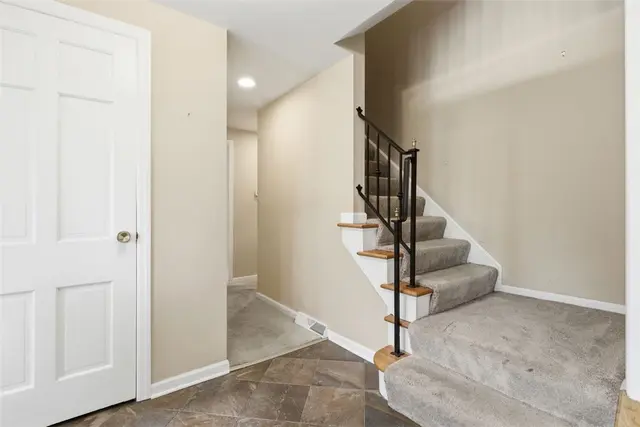 1534 King Charles Drive gallery image 24