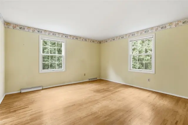 1534 King Charles Drive gallery image 25
