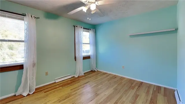 1537 King Charles Dr gallery image 11