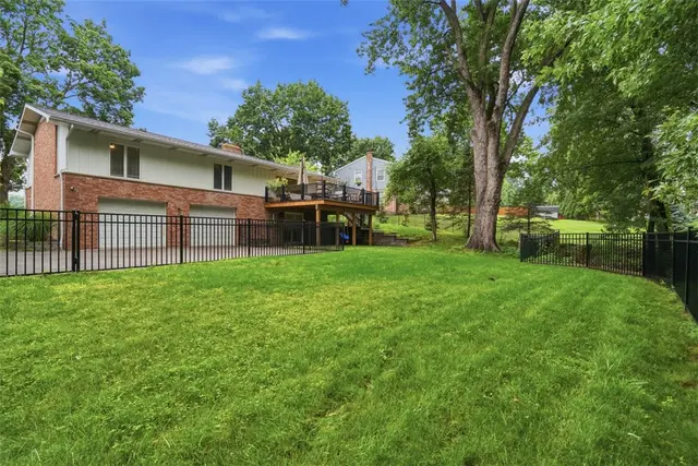 1538 King Charles Dr gallery image 7
