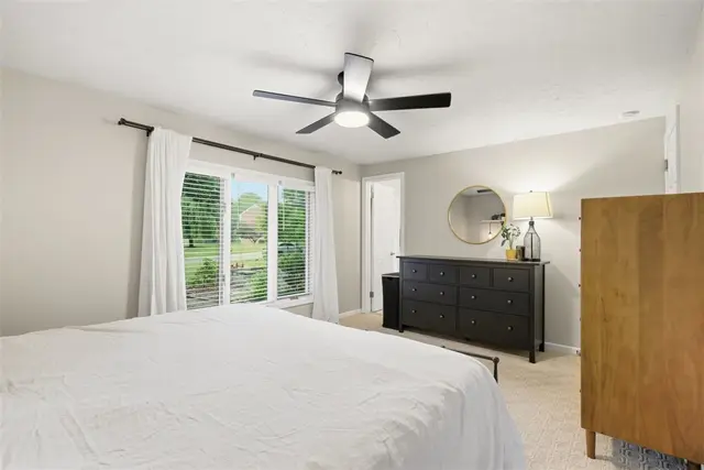 1538 King Charles Dr gallery image 17