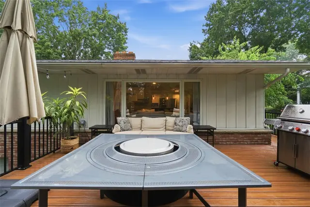 1538 King Charles Dr gallery image 19