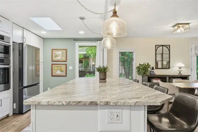 1538 King Charles Dr gallery image 21