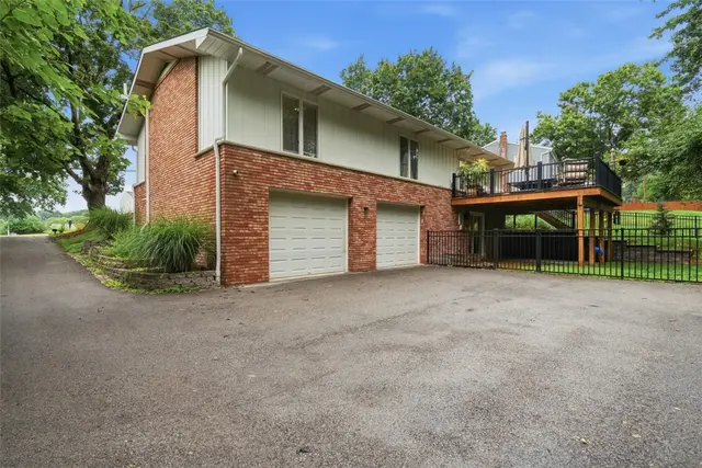 1538 King Charles Dr gallery image 29