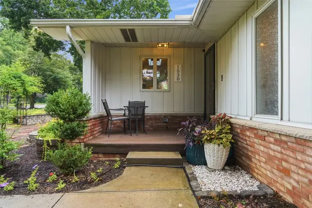 1538 King Charles Dr gallery image 31