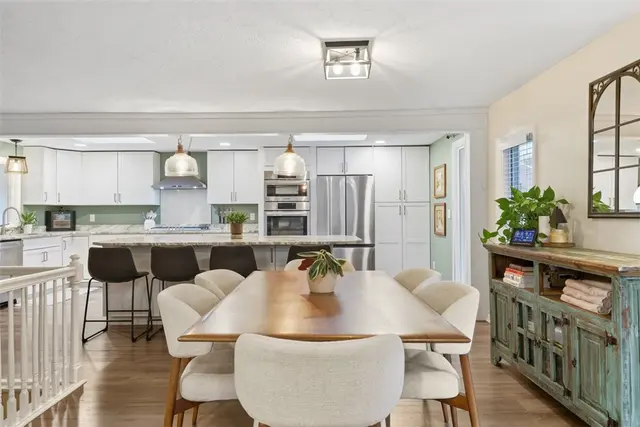 1538 King Charles Dr gallery image 32