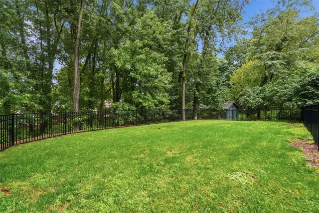 1538 King Charles Dr gallery image 36