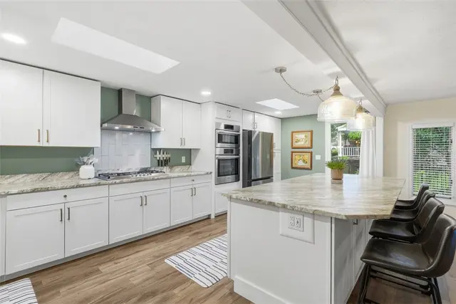 1538 King Charles Dr gallery image 37