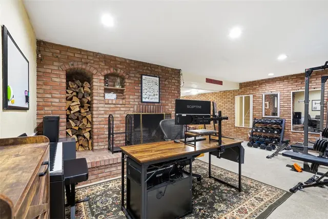 1538 King Charles Dr gallery image 39