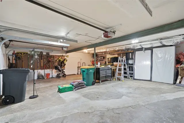 1538 King Charles Dr gallery image 40
