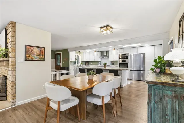 1538 King Charles Dr gallery image 41