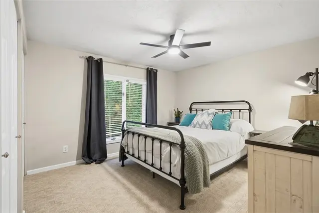1538 King Charles Dr gallery image 44