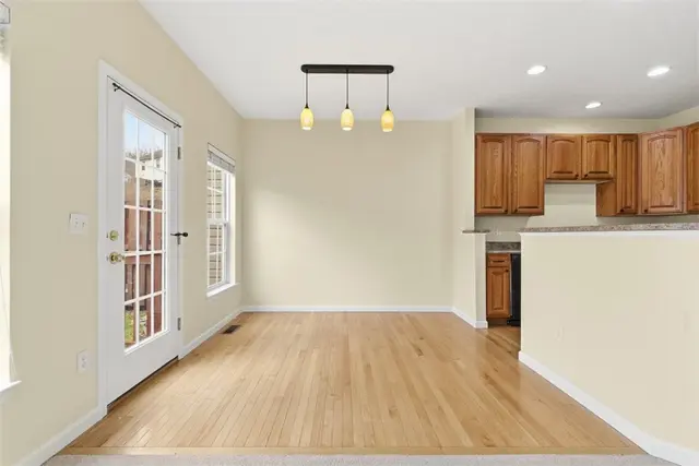 154 Southern Valley Ct gallery image 7