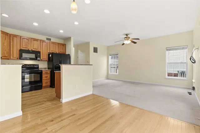154 Southern Valley Ct gallery image 8