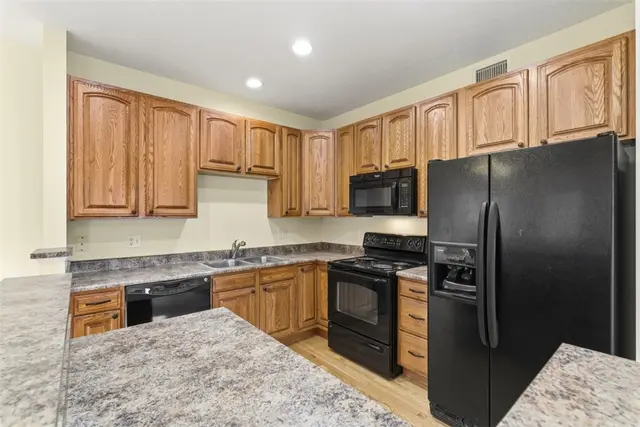154 Southern Valley Ct gallery image 10