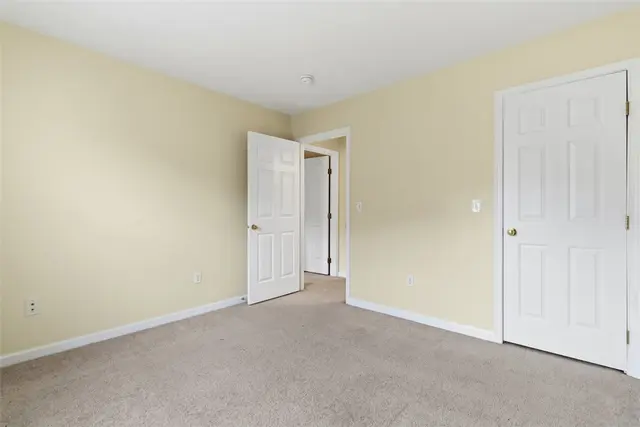 154 Southern Valley Ct gallery image 17