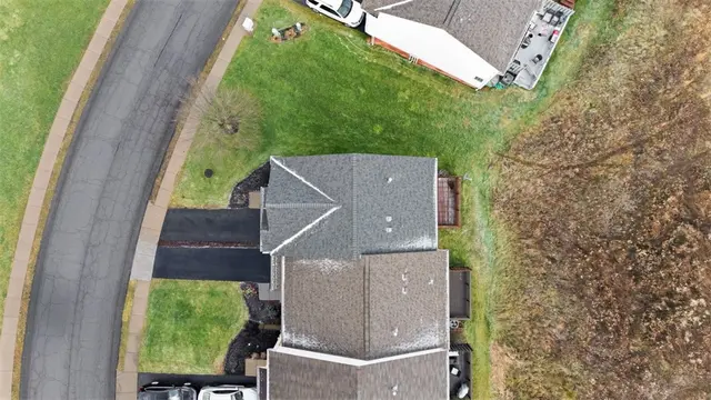 154 Southern Valley Ct gallery image 29