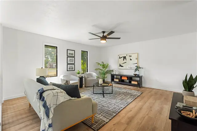 1546 W Ingomar Road gallery image 3