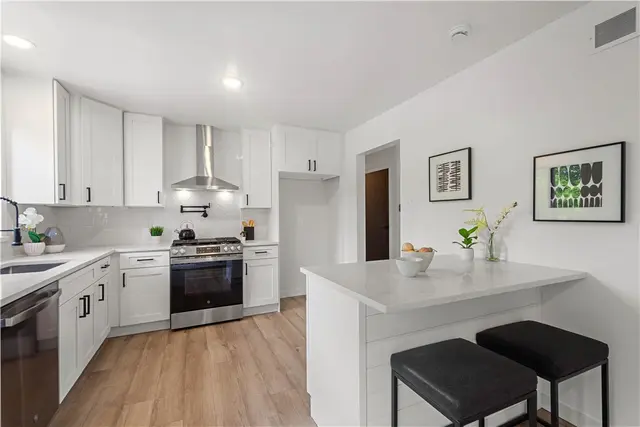 1546 W Ingomar Road gallery image 8