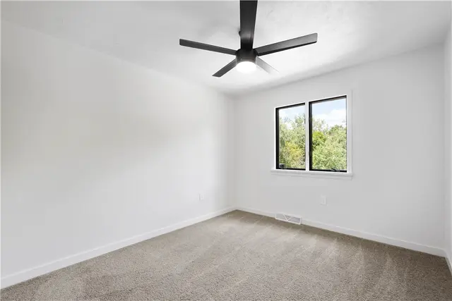 1546 W Ingomar Road gallery image 18