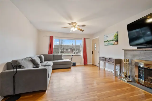 155 Bradley Lane gallery image 4