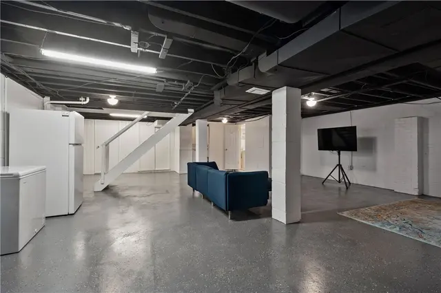 155 Bradley Lane gallery image 18
