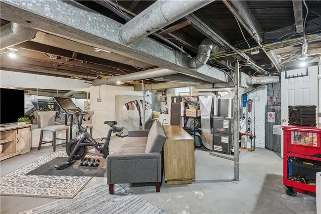 155 Walnut Street gallery image 18