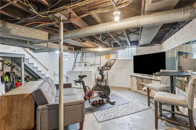 155 Walnut Street gallery image 31