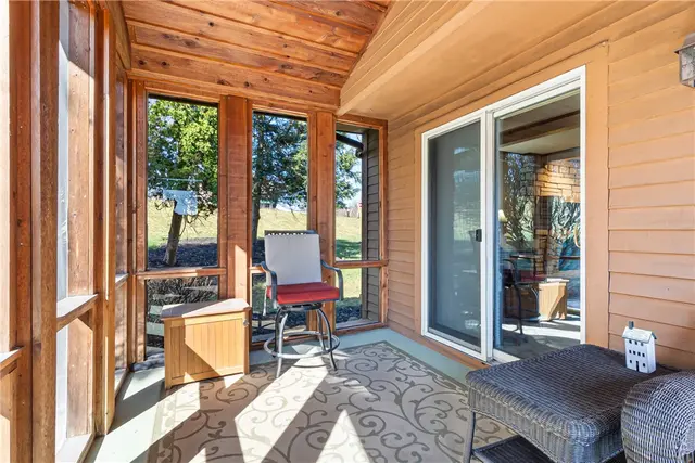 1552 Ingomar Heights Rd gallery image 18