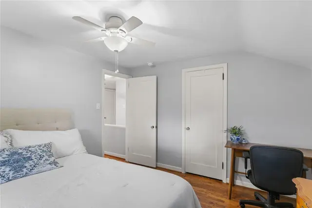1553 Crestview Dr gallery image 5