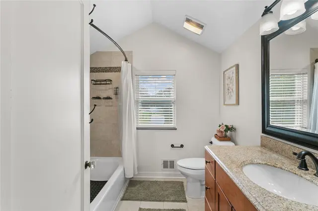1553 Crestview Dr gallery image 7
