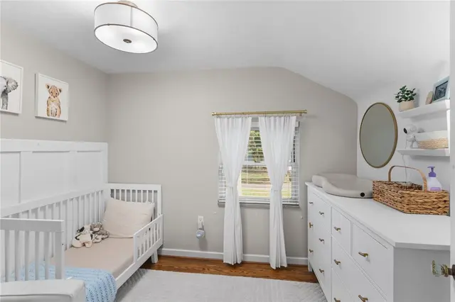 1553 Crestview Dr gallery image 12