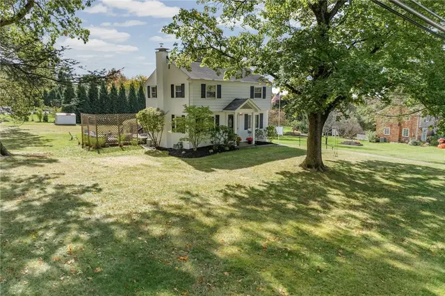 1553 Crestview Dr gallery image 24