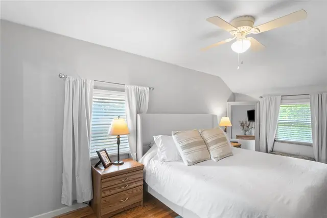 1553 Crestview Dr gallery image 28