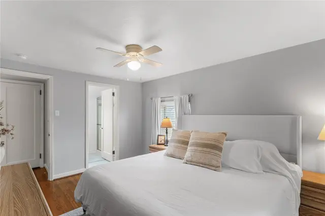 1553 Crestview Dr gallery image 31