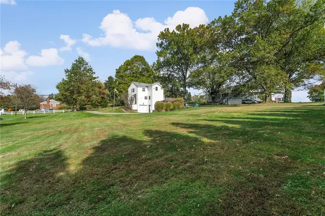 1553 Crestview Dr gallery image 33