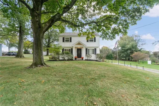 1553 Crestview Dr gallery image 34
