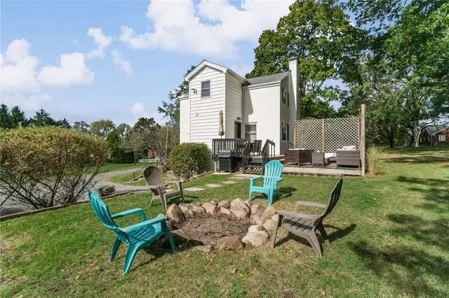 1553 Crestview Dr gallery image 35