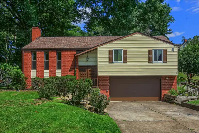 1557 Lenora Dr gallery image 2
