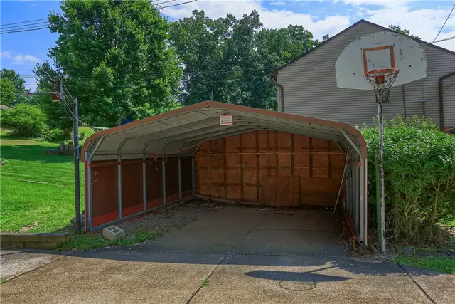1557 Lenora Dr gallery image 4