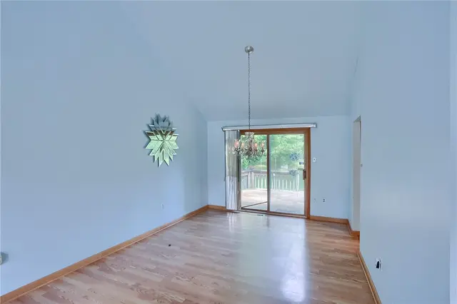 1557 Lenora Dr gallery image 8