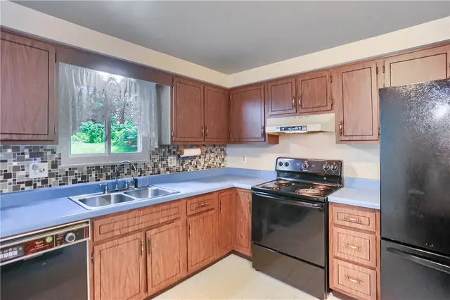 1557 Lenora Dr gallery image 10