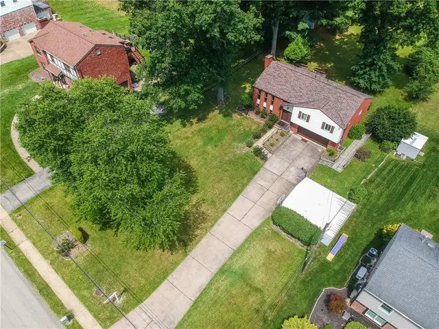 1557 Lenora Dr gallery image 18