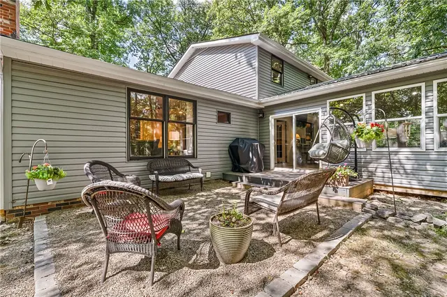 1558 Garvin Road gallery image 10