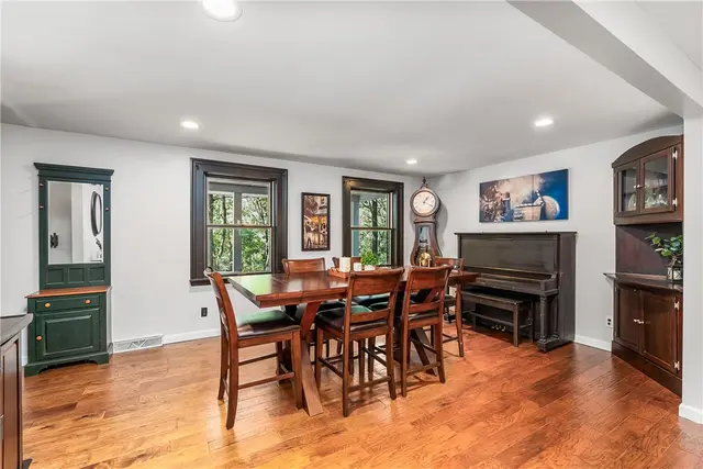 1558 Garvin Road gallery image 11