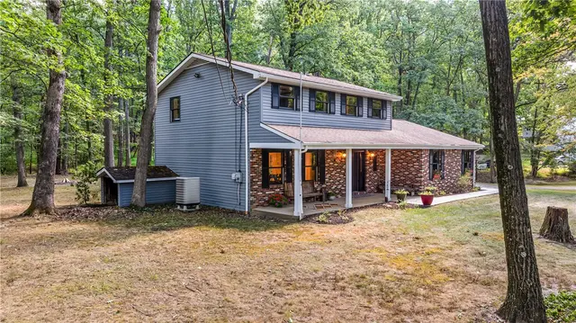 1558 Garvin Road gallery image 20