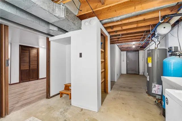 1558 Garvin Road gallery image 36
