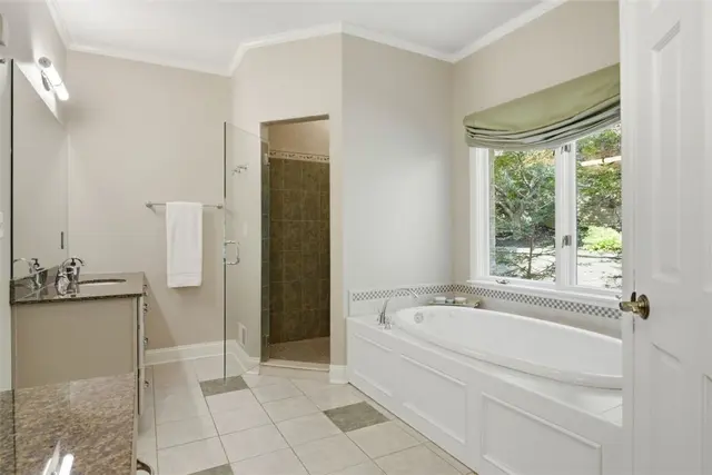 1560 Barrington Drive gallery image 4